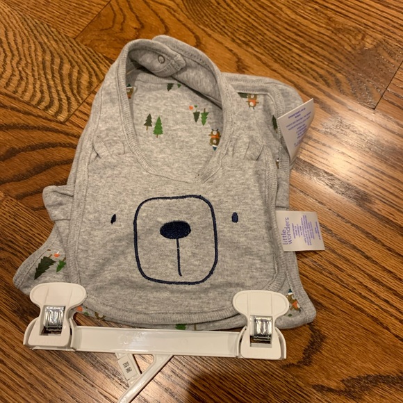 Baby Christmas Bib Cap and Burp Cloth 3 Piece Set Little Wonders - Picture 1 of 5